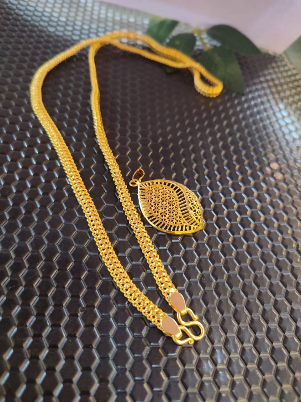 Malabar Thirur Ponnu+Chain with Lockets